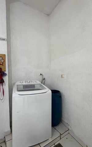 Casa à venda com 185m², 3 quartos e 2 vagas Casa à venda com 185m², 3 quartos e 2 vagasLavanderia