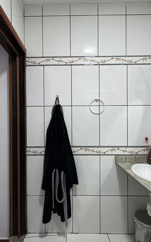 Casa à venda com 185m², 3 quartos e 2 vagas Casa à venda com 185m², 3 quartos e 2 vagasBanheiro da Suíte 2
