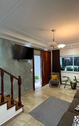 Casa à venda com 185m², 3 quartos e 2 vagas Casa à venda com 185m², 3 quartos e 2 vagasSala