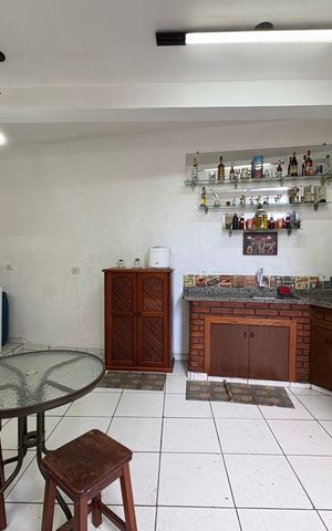 Casa à venda com 185m², 3 quartos e 2 vagas Casa à venda com 185m², 3 quartos e 2 vagasÁrea gourmet
