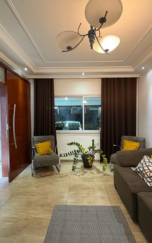 Casa à venda com 185m², 3 quartos e 2 vagas Casa à venda com 185m², 3 quartos e 2 vagasSala