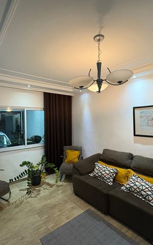 Casa à venda com 185m², 3 quartos e 2 vagas Casa à venda com 185m², 3 quartos e 2 vagasSala