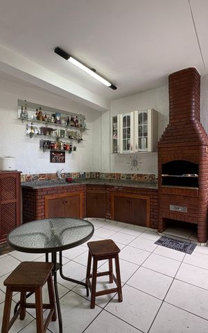 Casa à venda com 185m², 3 quartos e 2 vagas Casa à venda com 185m², 3 quartos e 2 vagasÁrea gourmet