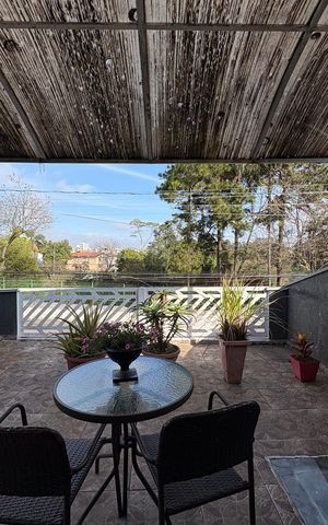 Casa à venda com 185m², 3 quartos e 2 vagas Casa à venda com 185m², 3 quartos e 2 vagasVaranda da Suíte 1
