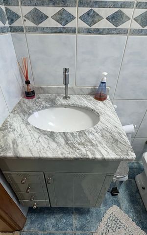 Casa à venda com 185m², 3 quartos e 2 vagas Casa à venda com 185m², 3 quartos e 2 vagasBanheiro