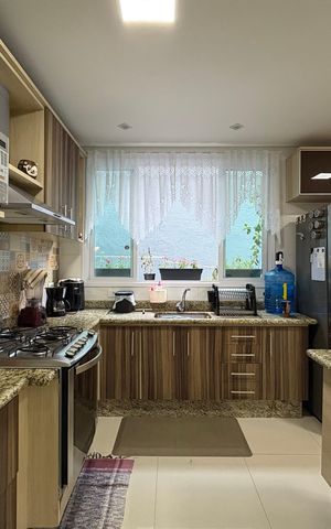 Casa à venda com 185m², 3 quartos e 2 vagas Casa à venda com 185m², 3 quartos e 2 vagasCozinha