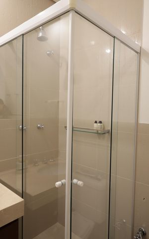 Apartamento à venda com 425m², 5 quartos e 6 vagasBanheiro da Suíte 1