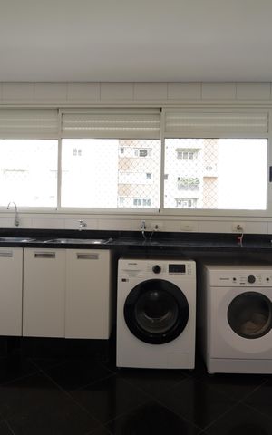 Apartamento à venda com 425m², 5 quartos e 6 vagasÁrea de Serviço