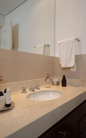 Apartamento à venda com 425m², 5 quartos e 6 vagasBanheiro da Suíte 2