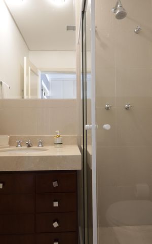 Apartamento à venda com 425m², 5 quartos e 6 vagasBanheiro da Suíte 1