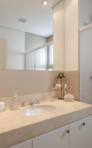 Apartamento à venda com 425m², 5 quartos e 6 vagasBanheiro da Suíte 3