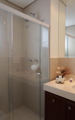 Apartamento à venda com 425m², 5 quartos e 6 vagasBanheiro da Suíte 2