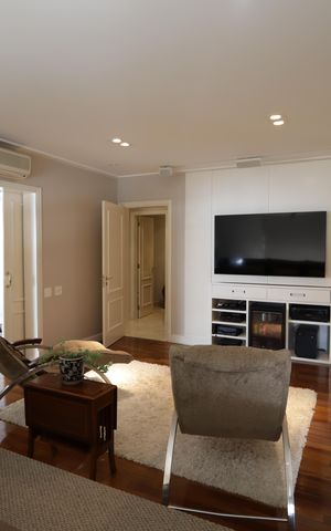 Apartamento à venda com 425m², 5 quartos e 6 vagasSala de TV