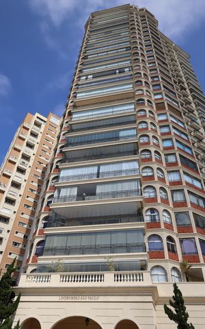 Apartamento à venda com 425m², 5 quartos e 6 vagasFachada