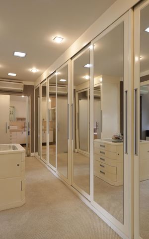 Apartamento à venda com 425m², 5 quartos e 6 vagasCloset da suíte 4