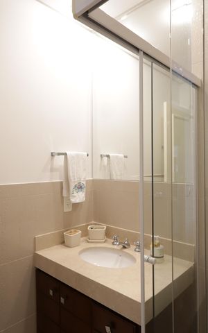 Apartamento à venda com 425m², 5 quartos e 6 vagasBanheiro da Suíte 1