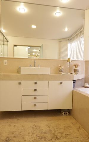 Apartamento à venda com 425m², 5 quartos e 6 vagasBanheiro da Suíte 4