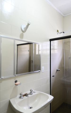 Casa à venda com 330m², 3 quartos e 7 vagasBanheiro da Suíte