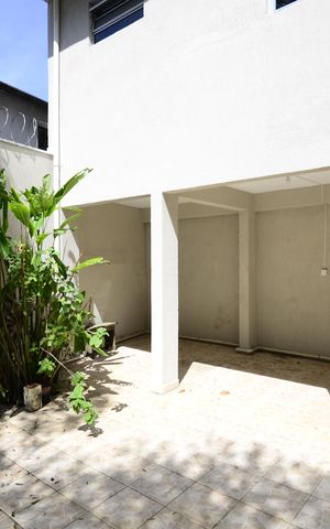 Casa à venda com 330m², 3 quartos e 7 vagasÁrea Externa