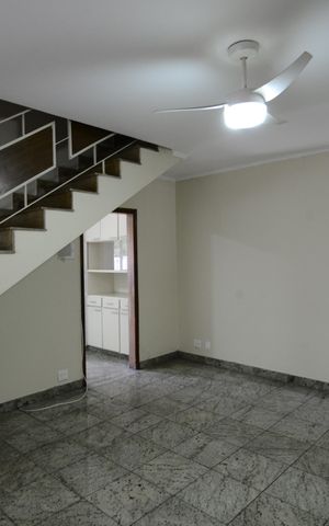 Casa à venda com 330m², 3 quartos e 7 vagasSala 2