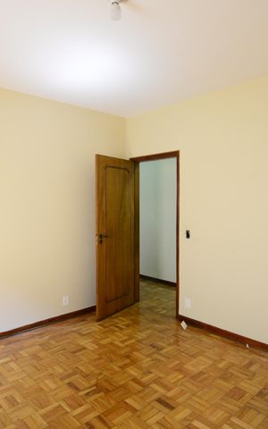 Casa à venda com 330m², 3 quartos e 7 vagasQuarto 2