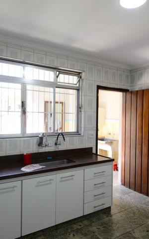 Casa à venda com 330m², 3 quartos e 7 vagasCozinha