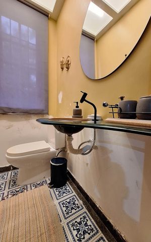 Casa à venda com 375m², 5 quartos e 3 vagas Casa à venda com 375m², 5 quartos e 3 vagasLavabo
