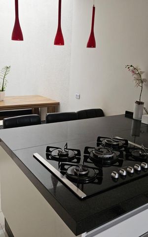 Casa à venda com 170m², 3 quartos e 2 vagas Casa à venda com 170m², 3 quartos e 2 vagasCozinha