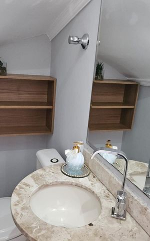 Casa à venda com 170m², 3 quartos e 2 vagas Casa à venda com 170m², 3 quartos e 2 vagasLavabo