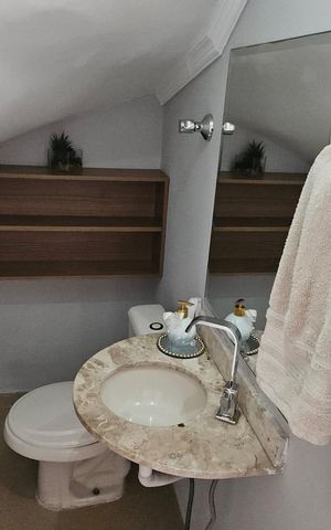 Casa à venda com 170m², 3 quartos e 2 vagas Casa à venda com 170m², 3 quartos e 2 vagasLavabo