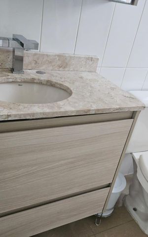 Casa à venda com 170m², 3 quartos e 2 vagas Casa à venda com 170m², 3 quartos e 2 vagasBanheiro da Suíte