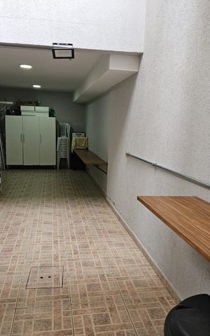 Casa à venda com 170m², 3 quartos e 2 vagas Casa à venda com 170m², 3 quartos e 2 vagasÁrea de Serviço