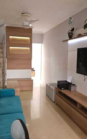 Casa à venda com 170m², 3 quartos e 2 vagas Casa à venda com 170m², 3 quartos e 2 vagasSala
