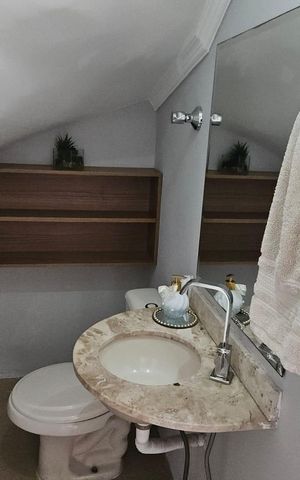 Casa à venda com 170m², 3 quartos e 2 vagas Casa à venda com 170m², 3 quartos e 2 vagasLavabo