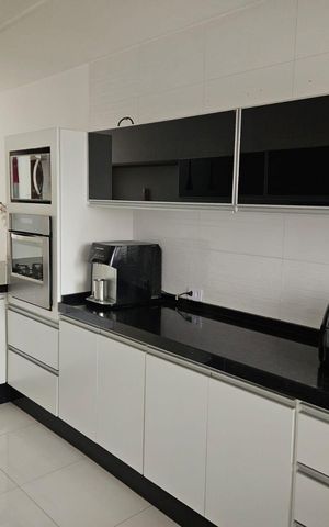 Casa à venda com 170m², 3 quartos e 2 vagas Casa à venda com 170m², 3 quartos e 2 vagasCozinha