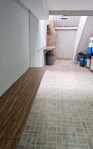 Casa à venda com 170m², 3 quartos e 2 vagas Casa à venda com 170m², 3 quartos e 2 vagasÁrea de Serviço