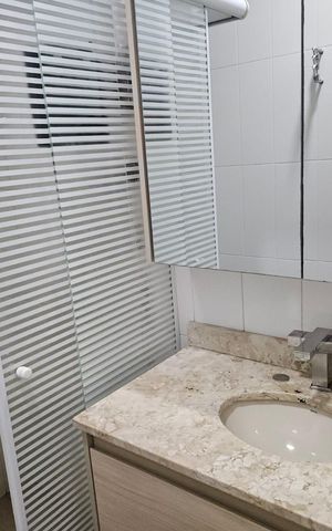 Casa à venda com 170m², 3 quartos e 2 vagas Casa à venda com 170m², 3 quartos e 2 vagasBanheiro Social