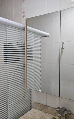 Casa à venda com 170m², 3 quartos e 2 vagas Casa à venda com 170m², 3 quartos e 2 vagasBanheiro Social