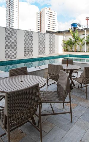 Apartamento à venda com 81m², 2 quartos e 1 vaga Apartamento à venda com 81m², 2 quartos e 1 vagaÁrea comum - Piscina