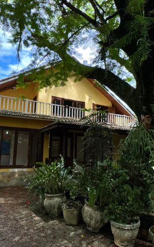 Casa à venda com 900m², 7 quartos e 4 vagas Casa à venda com 900m², 7 quartos e 4 vagasFachada