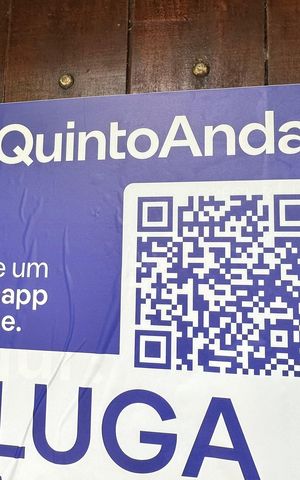 Casa à venda com 900m², 7 quartos e 4 vagas Casa à venda com 900m², 7 quartos e 4 vagasPlaca