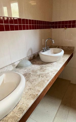 Casa à venda com 900m², 7 quartos e 4 vagas Casa à venda com 900m², 7 quartos e 4 vagasBanheiro da Suíte 1