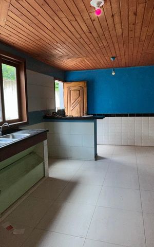 Casa à venda com 900m², 7 quartos e 4 vagas Casa à venda com 900m², 7 quartos e 4 vagasCozinha