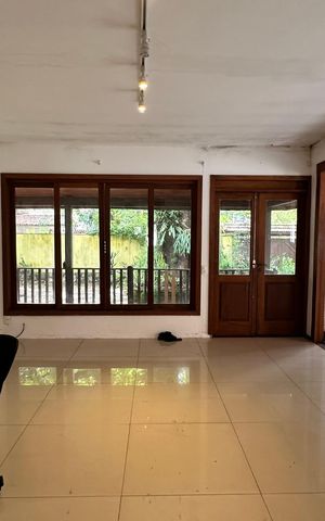 Casa à venda com 900m², 7 quartos e 4 vagas Casa à venda com 900m², 7 quartos e 4 vagasSala