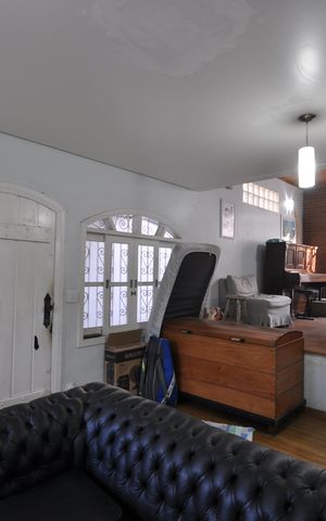 Casa à venda com 200m², 4 quartos e 2 vagasSala