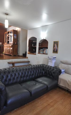 Casa à venda com 200m², 4 quartos e 2 vagasSala