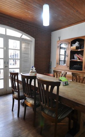Casa à venda com 200m², 4 quartos e 2 vagasSala