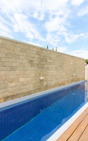 Apartamento à venda com 128m², 3 quartos e sem vaga Apartamento à venda com 128m², 3 quartos e sem vagaÁrea comum - Piscina