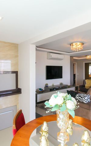 Apartamento à venda com 128m², 3 quartos e sem vaga Apartamento à venda com 128m², 3 quartos e sem vagaSala