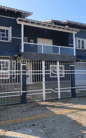 Casa à venda com 270m², 3 quartos e 3 vagasFachada